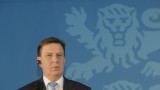  Премиерът на Латвия изиска оставката на гуверньора на централната банка 