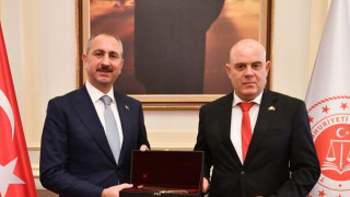 Главният прокурор Иван Гешев проведе среща с министъра на правосъдието