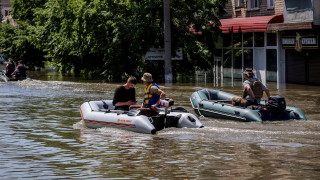 Контейнери за вода помпи походни легла генератори това са