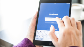 Крадат ли се лични данни през "Фейсбук"?
