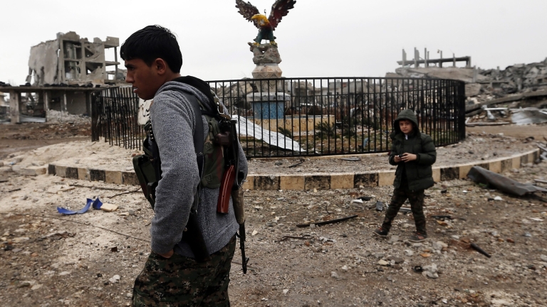 Турската армия откри огън по протестиращи в сирийския град Кобани