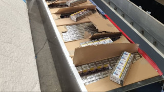 Задържаха над 16 000 кутии цигари на граничен пункт Лесово