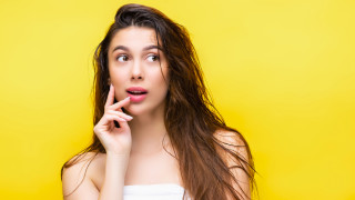 На всеки се е случвало да заспи с влажна или