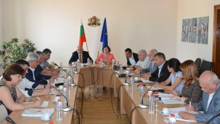 Министърът на труда Георги Гьоков представи пред социалните партньори варианти