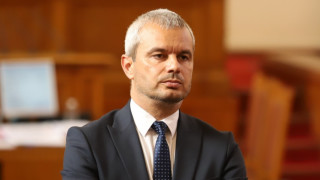 Лидерът на партията Възраждане както и самата партия са тормозили