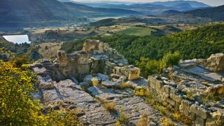 Проф Николай Овчаров представи новите находки открити при разкопки на