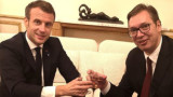  Вучич и Макрон разискват бъдещето на Балканите на бутилка 
