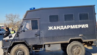 11 души са задържани за денонощие при спецакция в Ботевград Акцията