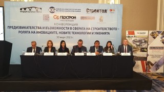 Шишков призна пред строителите, че инфлацията изненадала и държавата