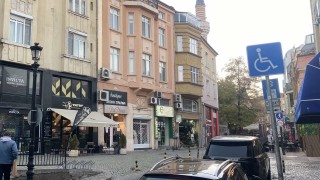 10 лева на час: Паркирането в идеалния център и стария град на Пловдив става лукс