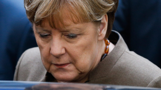 Как Меркел остана сама