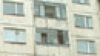 Заловиха двама, системно изнудвали съсед