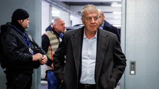 Очаква се днес мажоритарния собственик на клуба Наско Сираков също