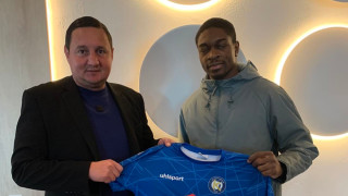 Отборът на Крумовград представи поредно ново попълнение Синьо жълтите привлякоха 24 годишния защитник Сидни Обиса Високият