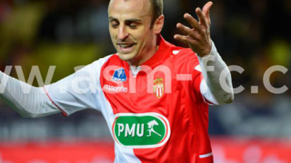 Крус Асул вади 3,5 млн. евро за Бербо