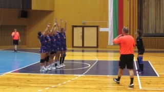 Дамският отбор на Етър измъкна победа с 24 23 срещу Шумен