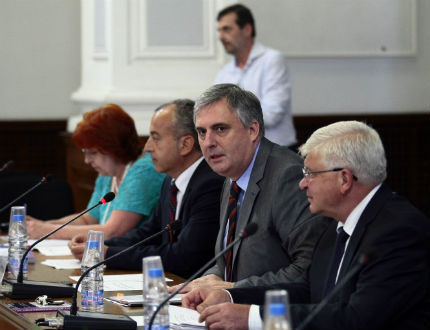 Безработицата ни паднала до 9,6 %, доволен Калфин
