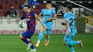 Лионел Меси бе бесен след като надеждите на Барселона за