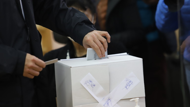 Изборният ден в Турция протича спокойно, съобщи БиТиВи. До 12