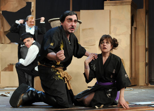 „Слуга на двама господари” с две премиери в Народния театър (галерия)