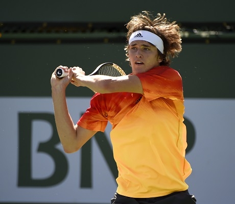 Зверев се разправи и със Симон