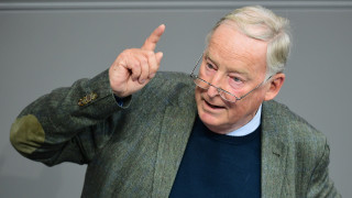 Германските депутати свалиха имунитета на водещ крайнодесен политик във връзка