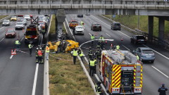 Хеликоптер се разби на околовръстното шосе в Мадрид, трима са ранени
