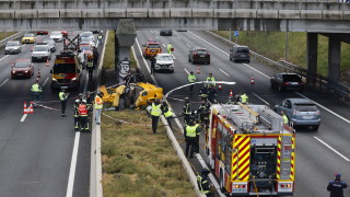 Трима души бяха ранени в Испания след като хеликоптер се