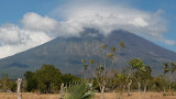 Вулканът "Агунг" на о. Бали може да изригне всеки момент