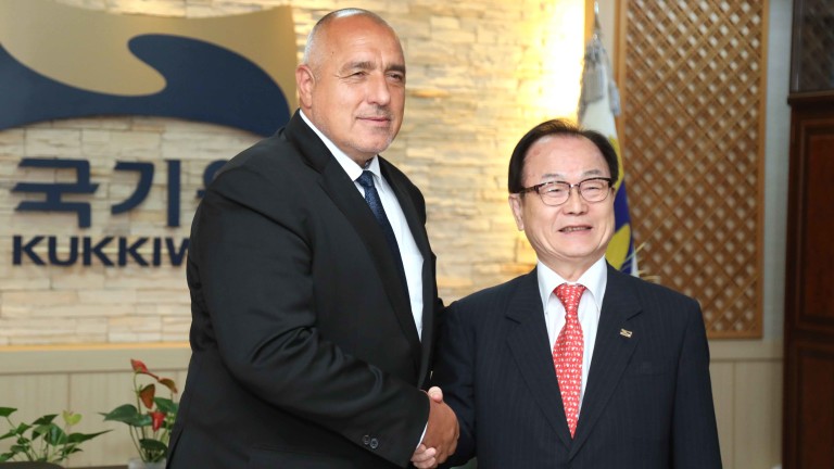 Българският премиер Бойко Борисов получи почетния девети дан в корейското