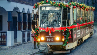 Шест специално украсени коледни трамвая ще радват столичани и гостите