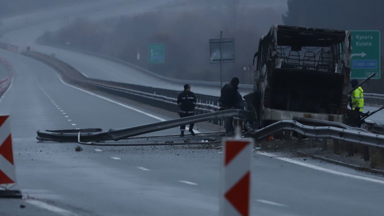 Няма осми спасен, жертвите на огнената катастрофа на "Струма" са 45