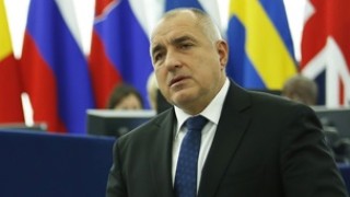 Леден дъжд спира тока, прави улици на пързалки, От Балканите зависи сигурността на ЕС
