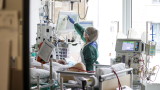 Сербезова към шефовете на РЗИ: Болниците да са в подготвеност да одобряват пациенти с COVID-19 