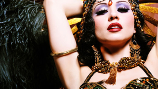Блясък и желана упадъчност на Sofia Burlesque Revue 