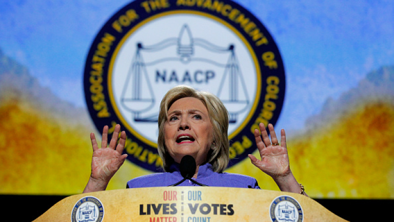 Съдят Хилъри Клинтън заради Бенгази 