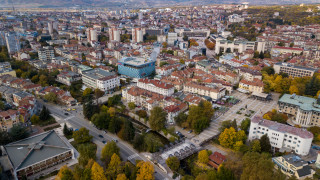 Регионът, в който се намират двете области с най-висока и най-ниска средна заплата