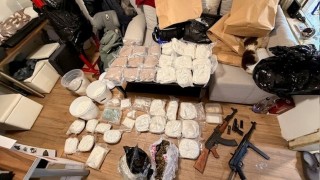 Голямо количество наркотици в иззето при спецоперация в София съобщиха