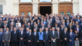 Ние си отиваме, но парламентаризмът остава, обяви Цачева и би последния звънец