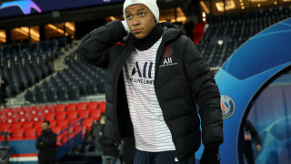 Във Франция продължава спорът дали футболната звезда Килиан Мбапе ще