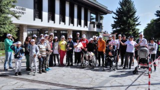 Световни шампиони в сноуборда и олимпийска медалистка по биатлон поведоха благотворителен крос в Банско