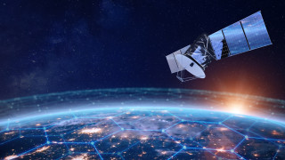 По рано този месец SpaceX съобщи че планира да отдели голяма