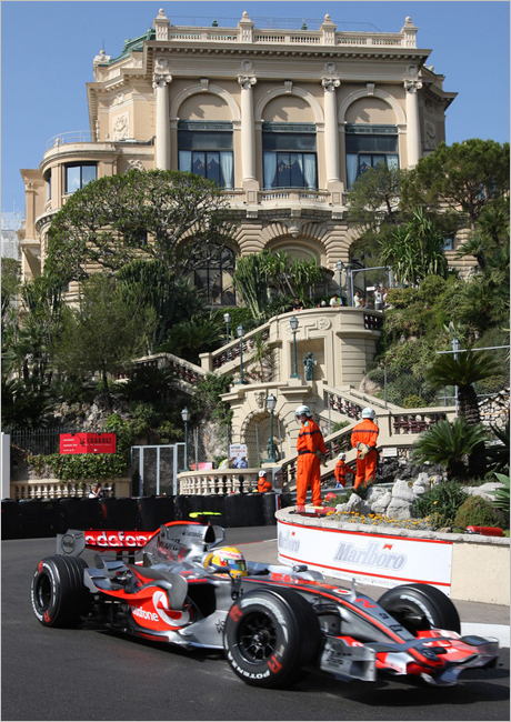 Екълстоун плаши Макларън с изхвърляне