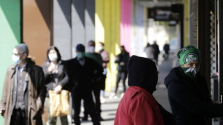 Китайски експерти предупреждават в Сърбия: Затегнете мерките, не е приключило