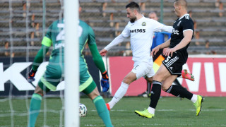 Австралийският специалист по футбол Ян Пучински призова на своя профил