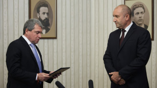Президентът Румен Радев връчи третия мандат за съставяне на правителство