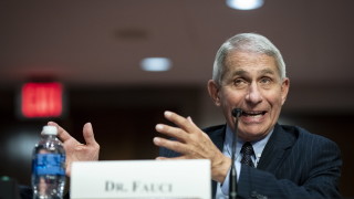 Докато новите случаи на коронавирус в САЩ продължават да растат