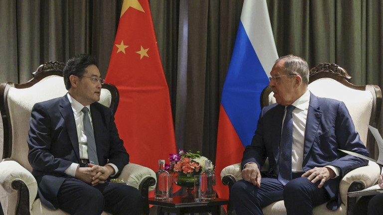 Китай ще продължи да се стреми към мирни преговори в украинската криза