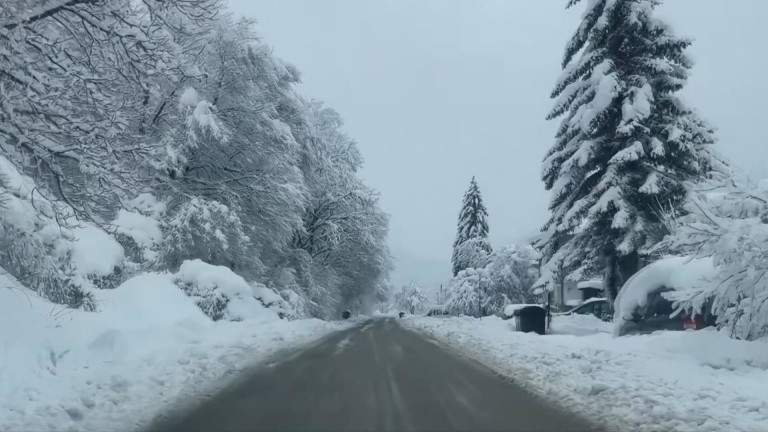 Ограничено е движението по някои пътища в страната 