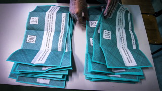 Италианците одобриха намаляване на броя на депутатите с 1 3 показват предварителните резултати